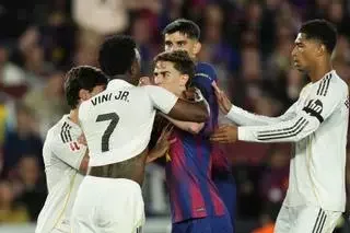 Salen a la luz las imágenes del pique Gavi-Vinicius: 